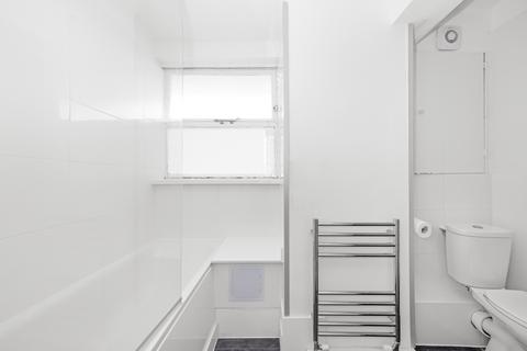 2 bedroom flat to rent, Sullivan House, Churchill Gardens, London, SW1V