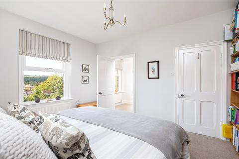 18 Ashburn Place, Ilkley, LS29 9NW