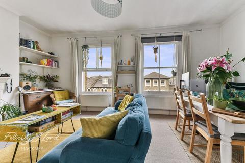 Flat D, 12 Brookfield Road, London, E9 5AH