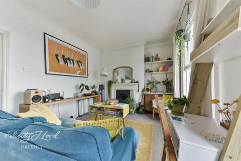 Flat D, 12 Brookfield Road, London, E9 5AH
