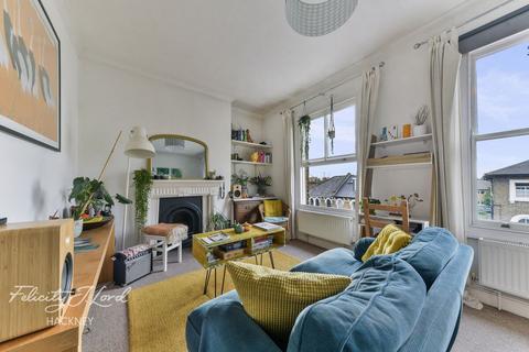 Flat D, 12 Brookfield Road, London, E9 5AH