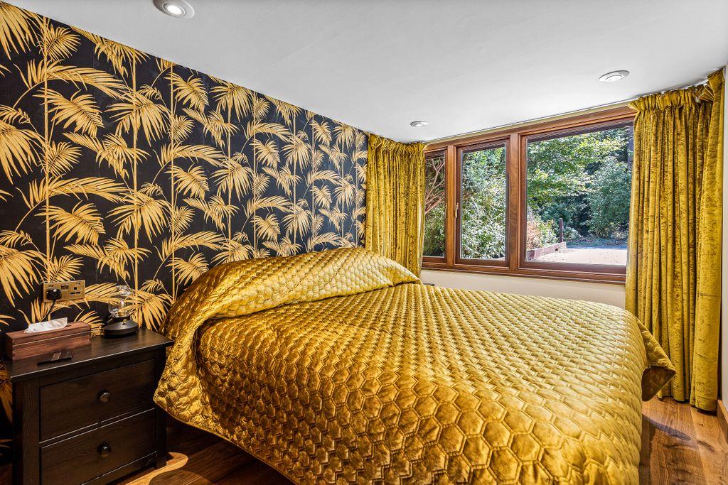 Bedroom 2 (Double)