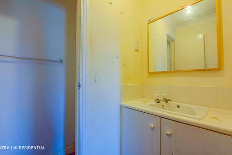 27 Fairway Drive, London, SE28 8QT