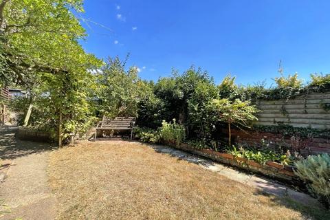 81 Beacon Lane, Exeter, EX4 8LL
