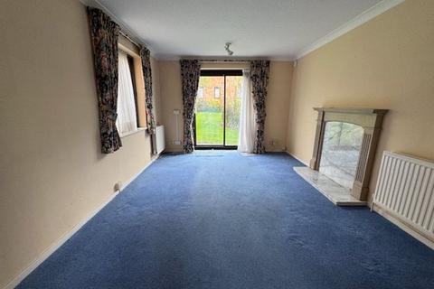 2 bedroom flat for sale, Priory Field Drive, Edgware