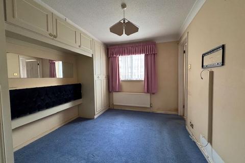 2 bedroom flat for sale, Priory Field Drive, Edgware