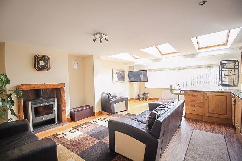 Old End Lane, Coseley, WV14 9EL 3 bed semidetached house for sale £