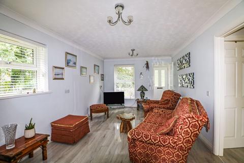 2 bedroom bungalow for sale - Tudor Court, Willerby