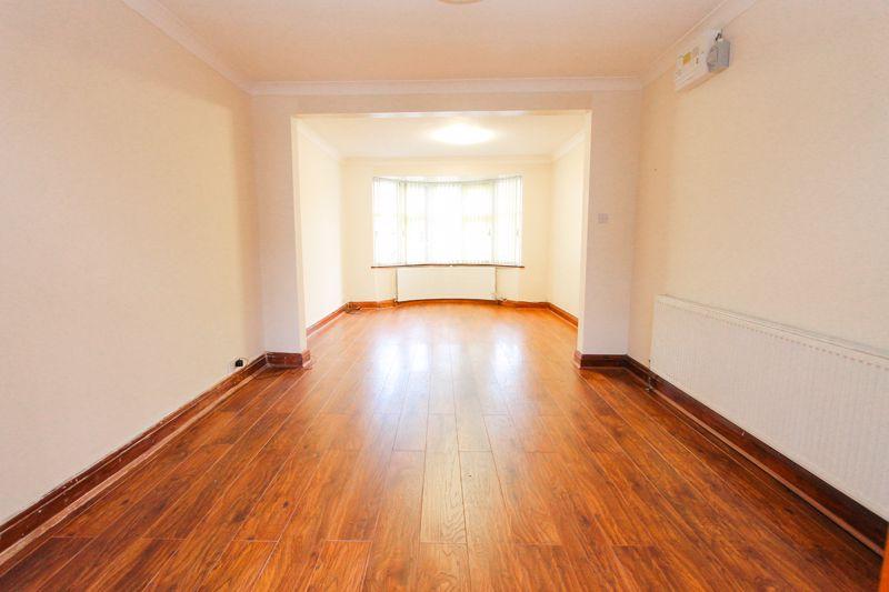 Ascot Gardens, Southall 3 bed terraced house £2,100 pcm (£485 pw)