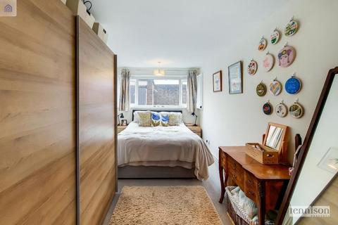 1 bedroom flat for sale - Polesden Gardens, Raynes Park, SW20 0UW