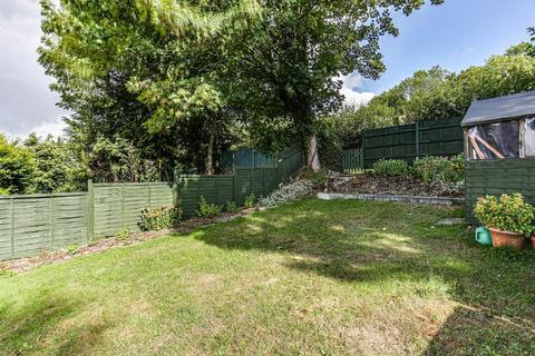 6 Gomshall Gardens, Kenley, CR8 5AH
