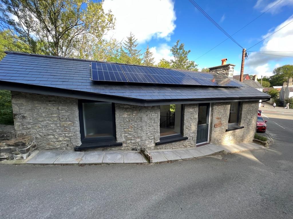 Llanarth, Ceredigion, SA47 2 bed cottage for sale £258,000