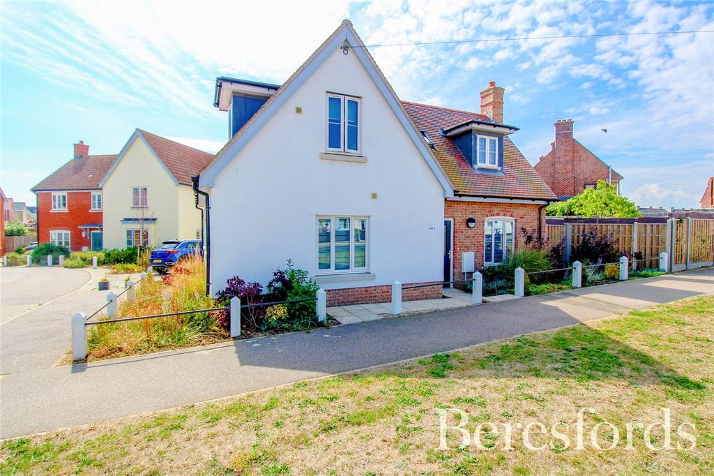 Harwich Road, Mistley, CO11 3 bed detached house £425,000