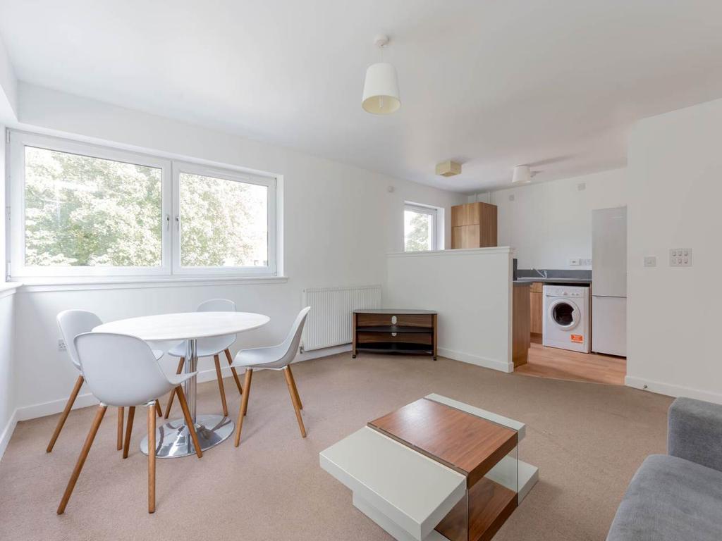 Milton Road East, Edinburgh, 2 bed flat £230,000
