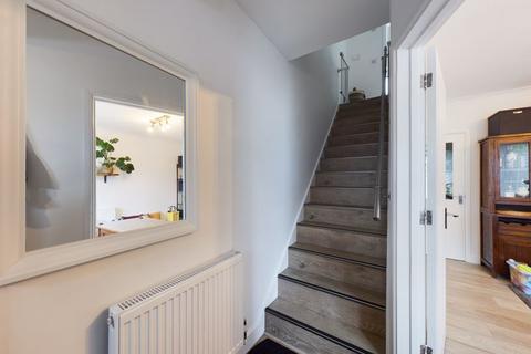 90 Cherwell Grove, South Ockendon, RM15 6AS