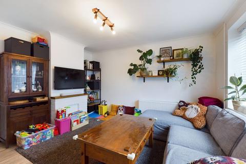 90 Cherwell Grove, South Ockendon, RM15 6AS