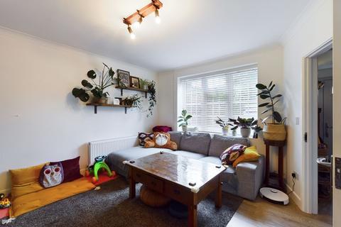 90 Cherwell Grove, South Ockendon, RM15 6AS
