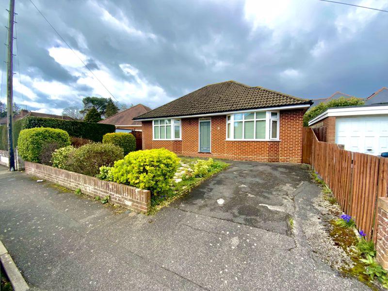 Pauncefote Road, Pokesdown, Bournemouth 2 bed detached bungalow for