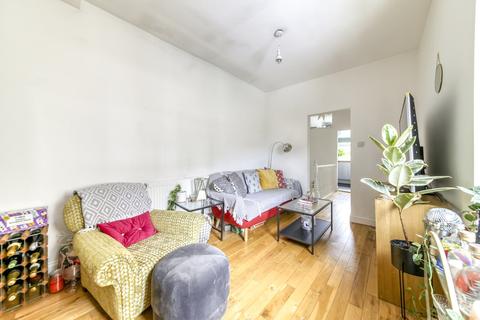 2 bedroom maisonette for sale - Danbrook Road, London, SW16