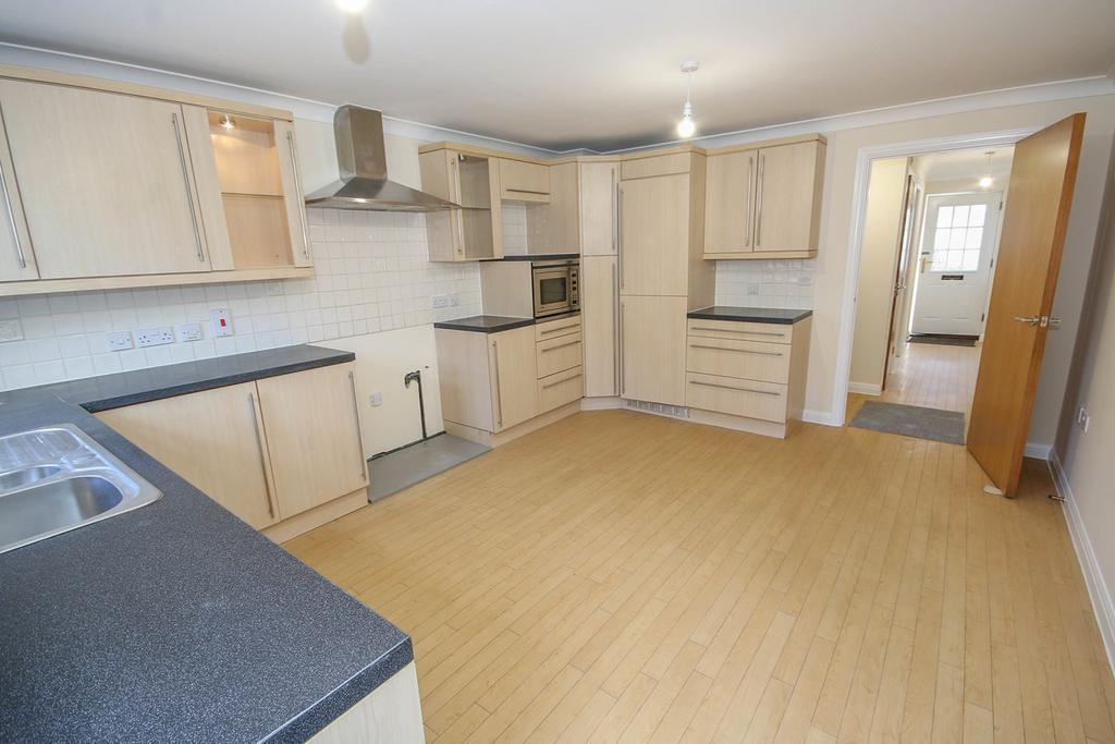 Copenhagen Way, Norwich, NR3 4 bed terraced house £325,000