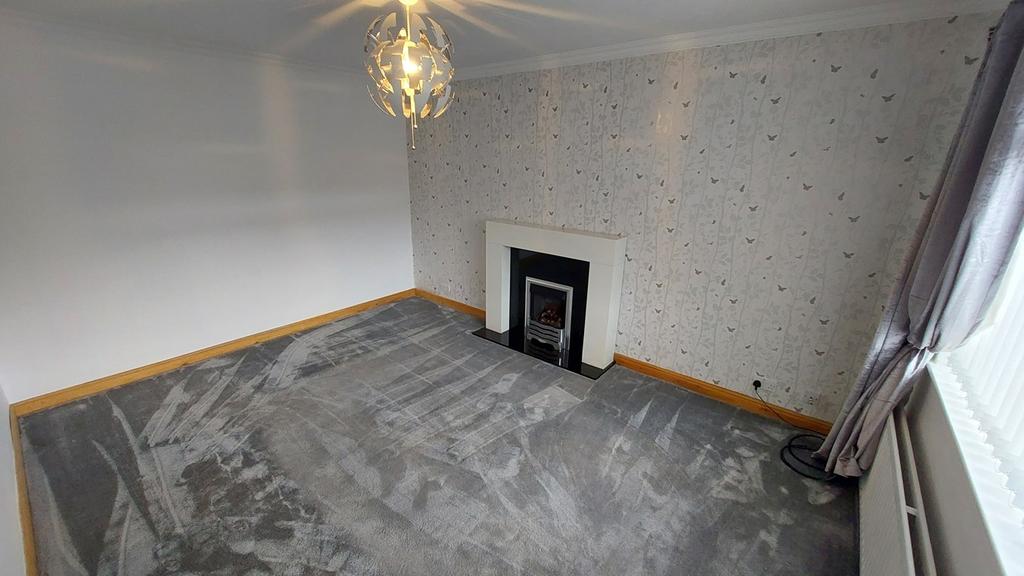 Coniston Avenue, Queensbury, Bradford, BD13 3 bed semidetached house