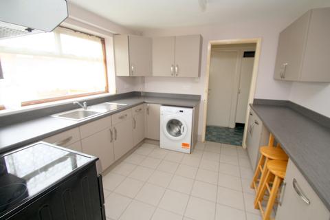 2 Whatmore Close, Staines-upon-thames, TW19 6AS