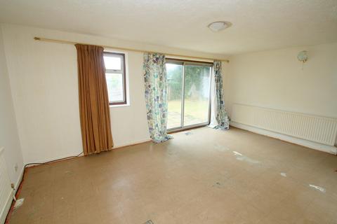 2 Whatmore Close, Staines-upon-thames, TW19 6AS