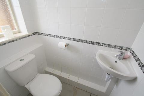 2 Whatmore Close, Staines-upon-thames, TW19 6AS