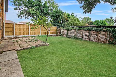 2 Whatmore Close, Staines-upon-thames, TW19 6AS