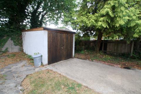 2 Whatmore Close, Staines-upon-thames, TW19 6AS