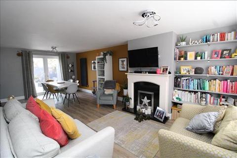 1 Canon Stevens Close, Collingham, Newark, NG23 7RH
