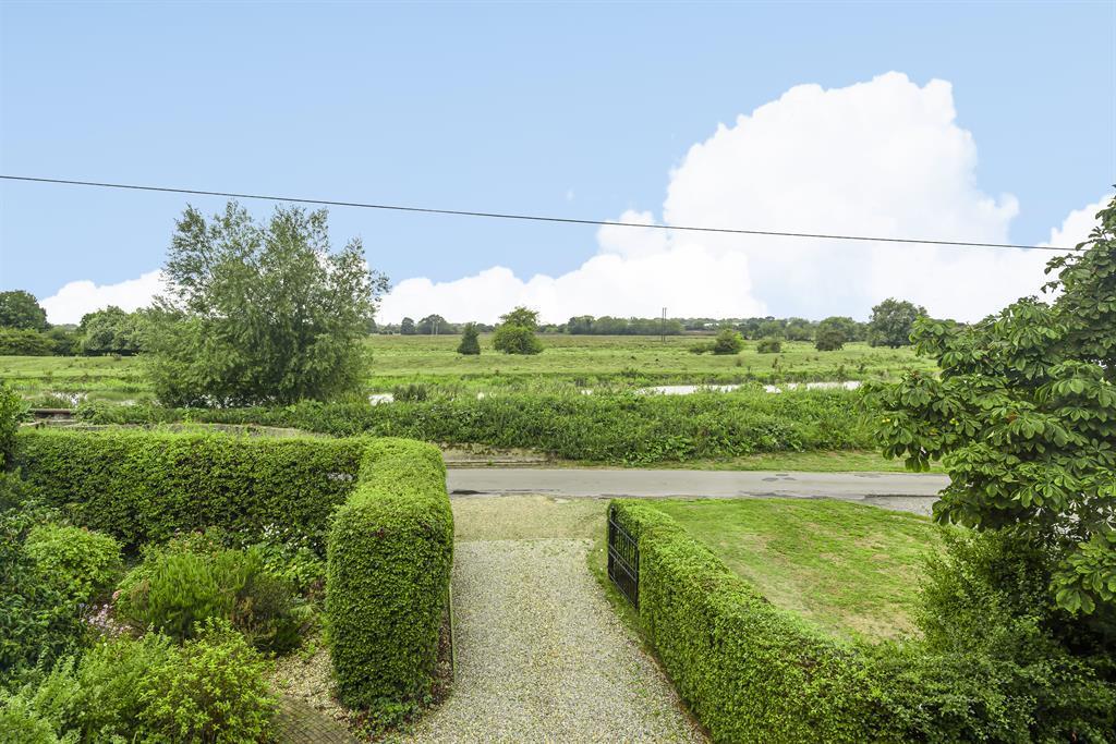 Carr Lane, Weel, Beverley, HU17 0SQ 4 bed detached house £550,000