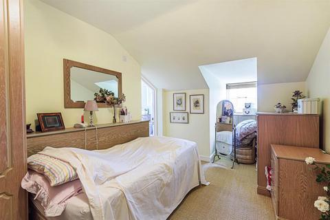 2 bedroom flat for sale, St Marys Manor, Beverley, East Yorkshire, HU17 8DE