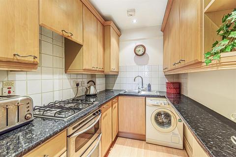 2 bedroom flat for sale, St Marys Manor, Beverley, East Yorkshire, HU17 8DE