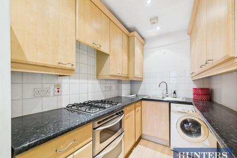 2 bedroom flat for sale, St Marys Manor, Beverley, East Yorkshire, HU17 8DE