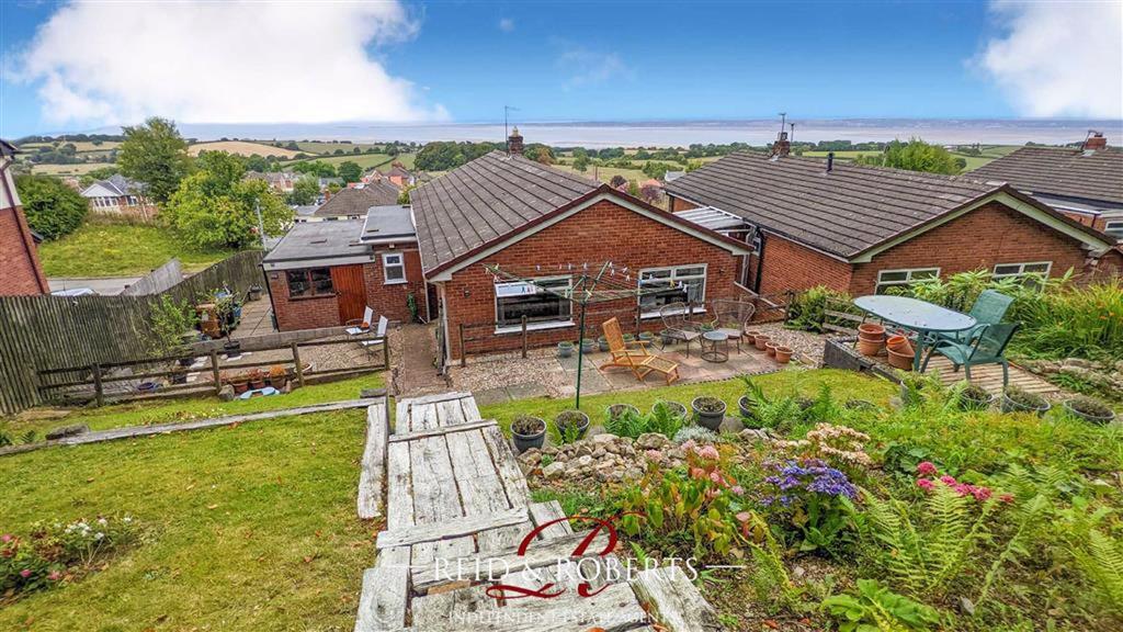 Crecas Lane, Carmel, Holywell, CH8 3 bed detached bungalow £260,000