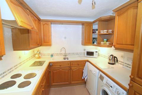 2 bedroom flat for sale - Belvedere Wortley Road, Highcliffe, HIGHCLIFFE
