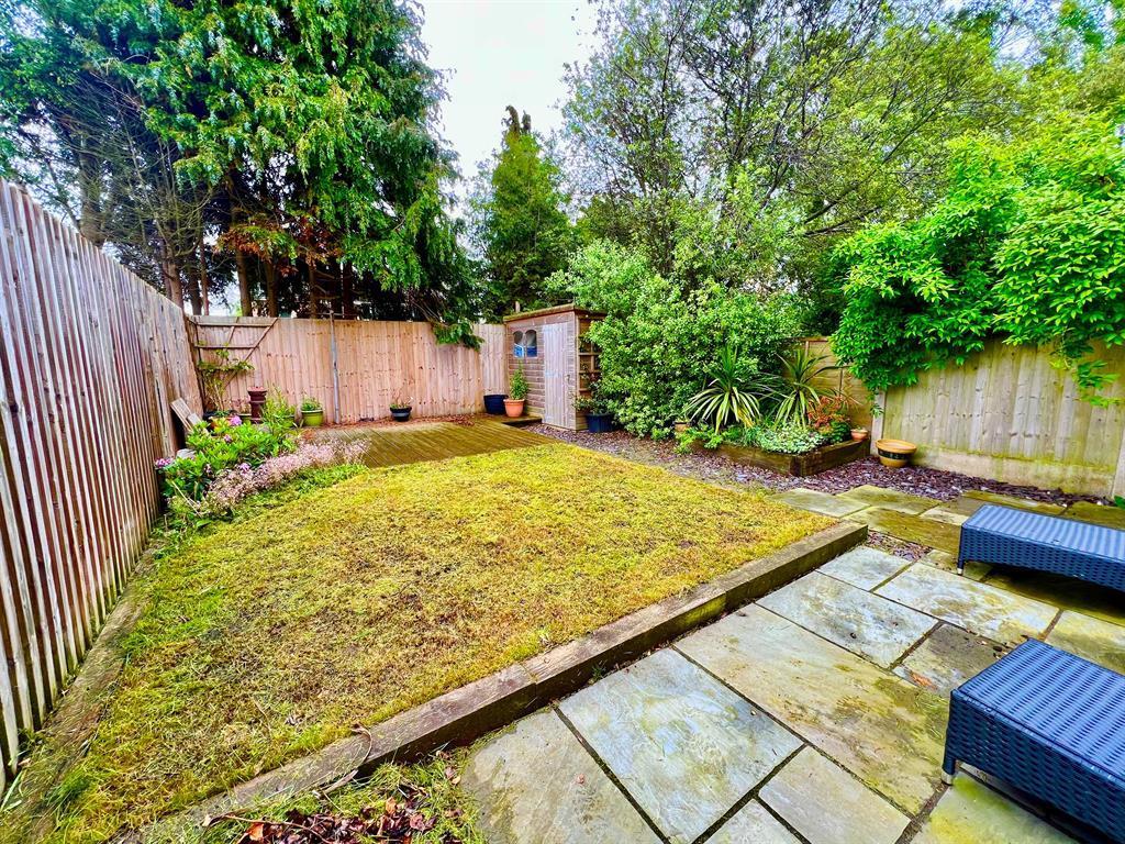 Heathbank Avenue, Irby, Wirral, CH61 4YG 1 bed flat £150,000