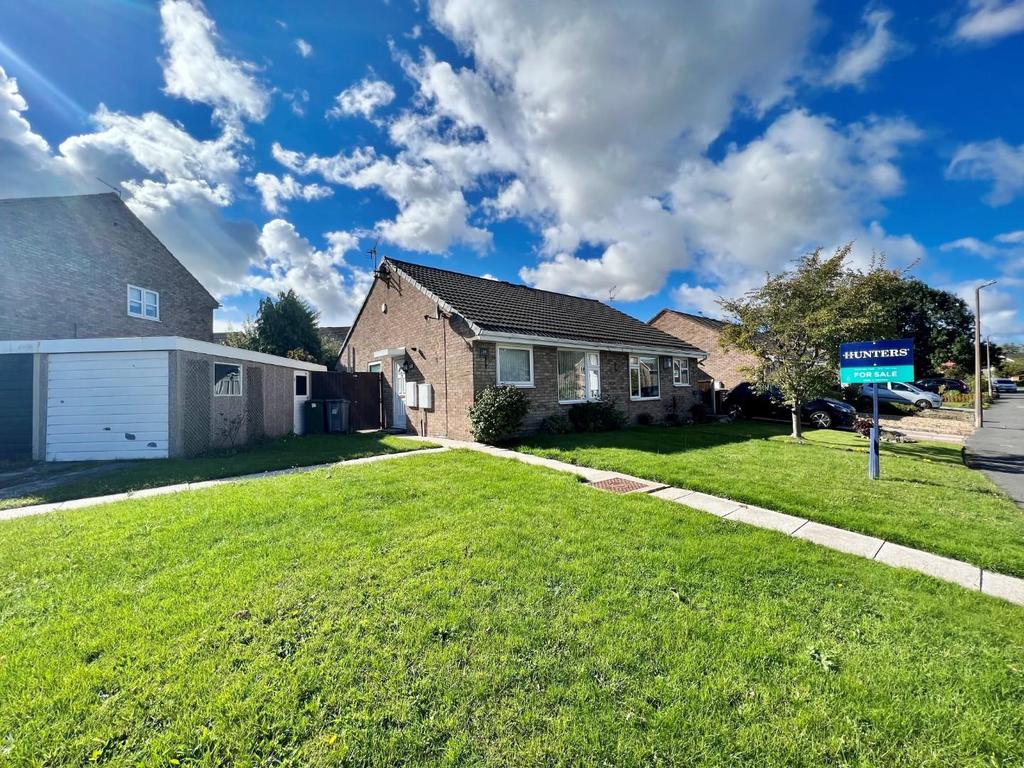 Heathbank Avenue, Irby, Wirral, CH61 4XD 2 bed semidetached bungalow