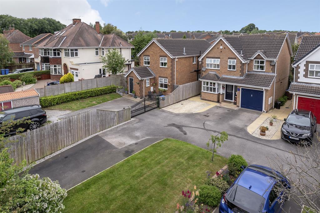 Poplars Way, Beverley, East Yorkshire, HU17 8PL 4 bed detached house