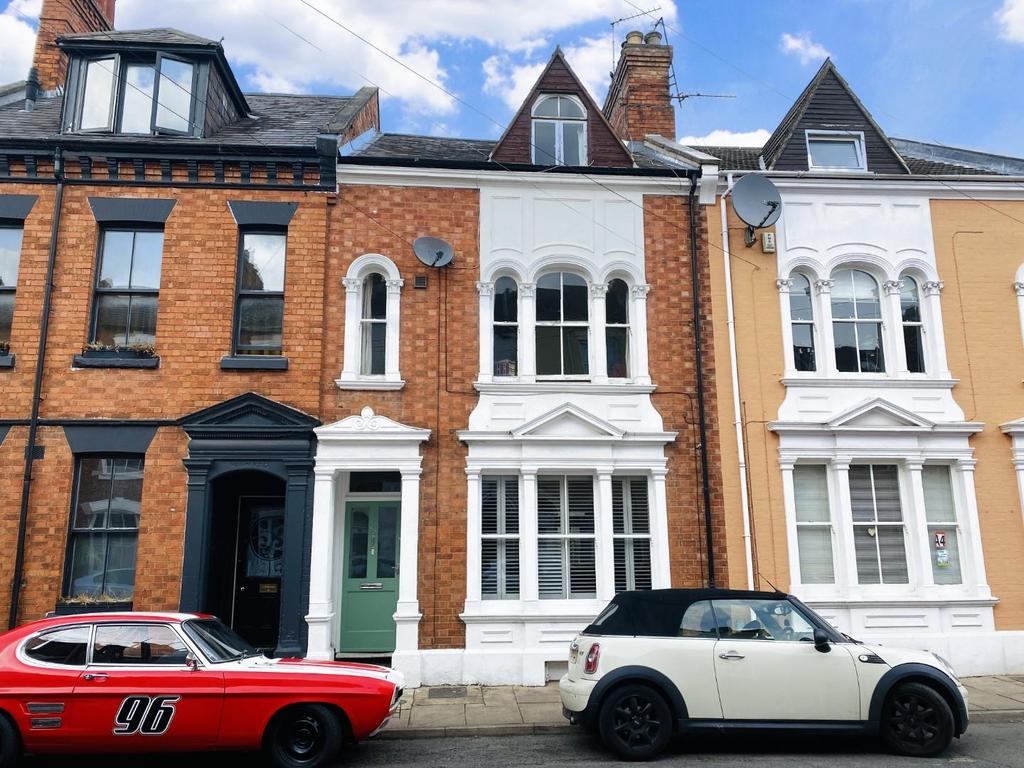 Colwyn Road, The Mounts, Northampton NN1 3 bed townhouse for sale £