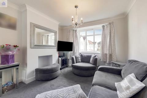 5 Sandycroft, London, SE2 0XY