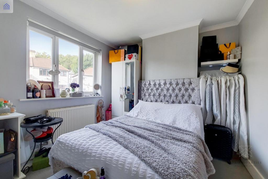 8 Main Bedroom-0.jpg