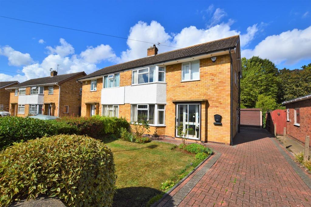 Dorset Avenue, Wigston 3 bed semidetached house £260,000