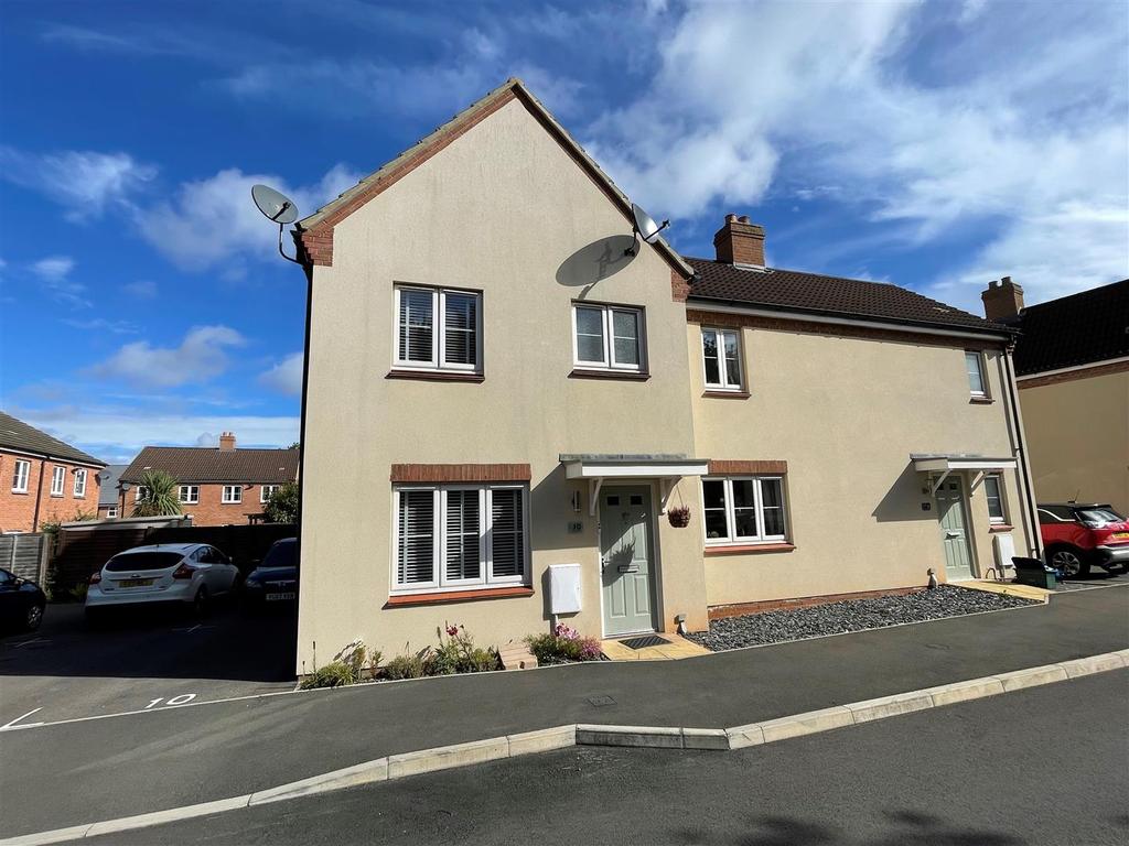 Deopham Green, Kingsway, Quedgeley, Gloucester 3 bed semidetached