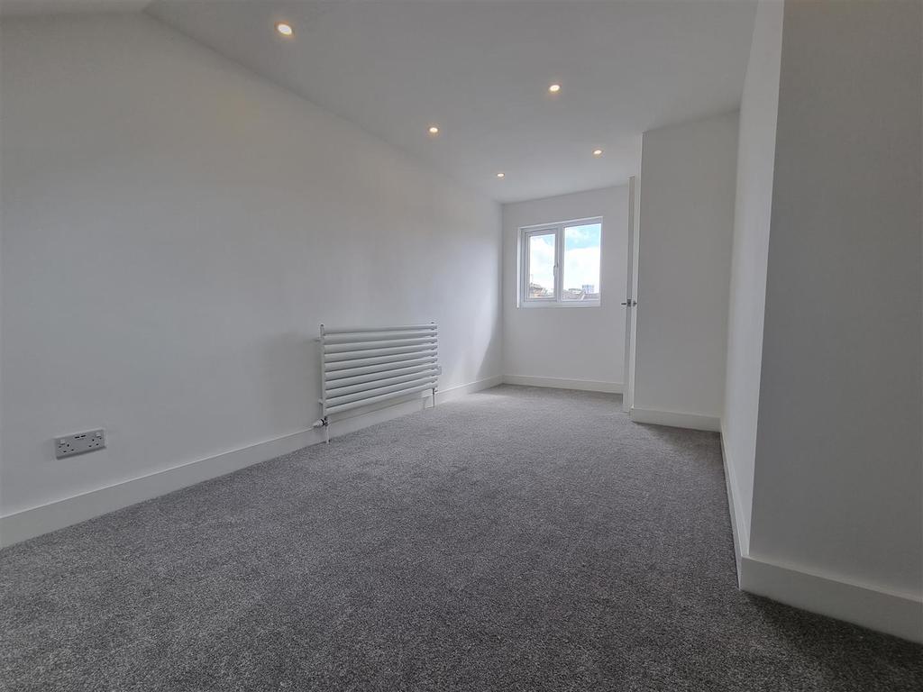 Sydney Road, Sutton 3 bed terraced house £450,000