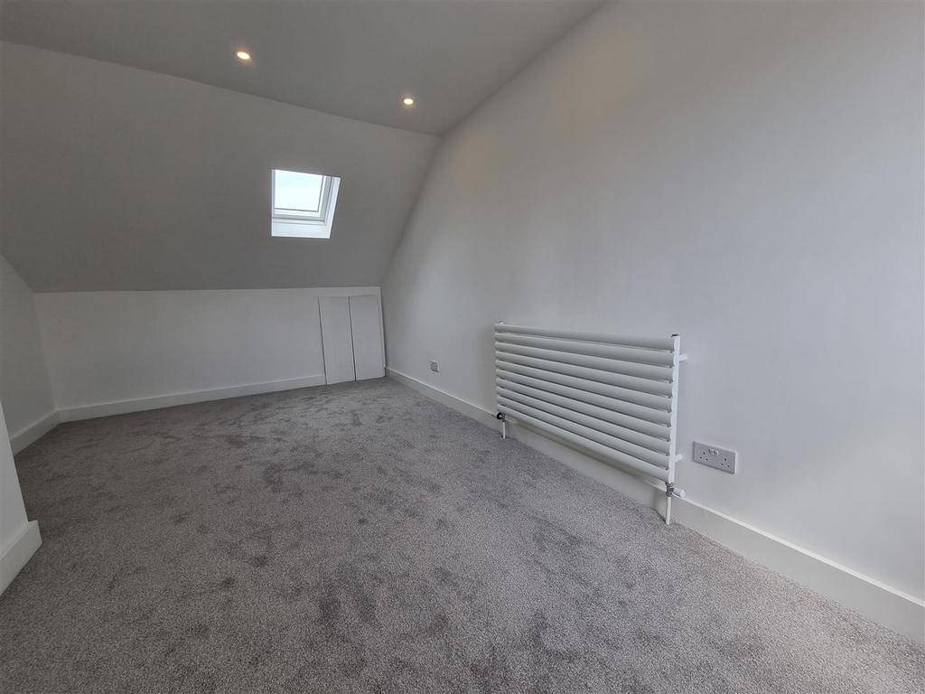 67 Sydney Road Loft Bedroom Back Main.jpg