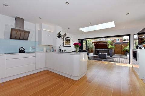 4 bedroom terraced house to rent, Canterbury Mews, Windsor, Berkshire, SL4