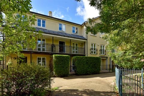4 bedroom terraced house to rent, Canterbury Mews, Windsor, Berkshire, SL4