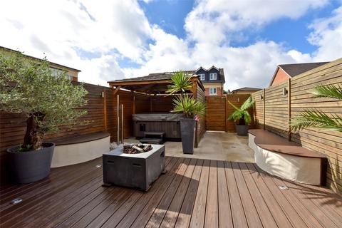 4 bedroom terraced house to rent, Canterbury Mews, Windsor, Berkshire, SL4